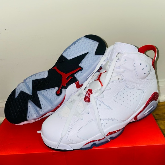 AIR JORDON RETRO 6 RED OREO - Picture 3 of 8